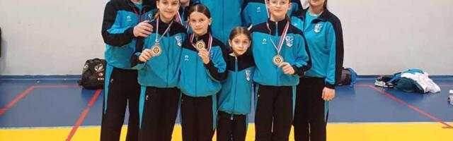 Četiri bronze za karatiste Zadrugara na turniru „Vitez kup“