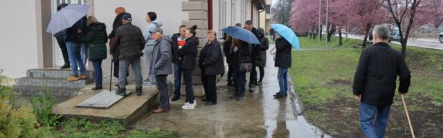 Zabrinjavajući izveštaj CRTA o incidentima i nepravilnostima u 10 opština u kojima se glasa