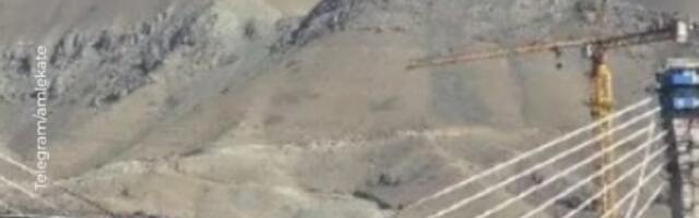 Погођен мост на ауто-путу који повезује Техеран са Караџом