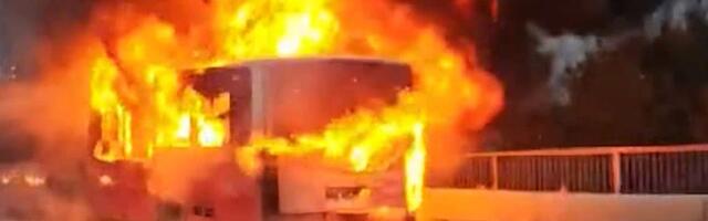 Zapalio se autobus u Sremskoj Kamenici