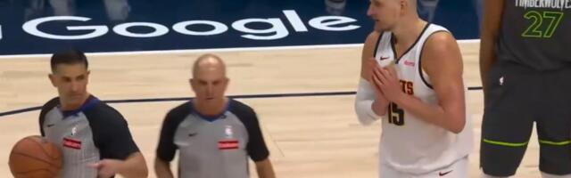 Sudija, šta to radiš?! Jokić dobio najbizarniju tehničku u sezoni! /VIDEO/