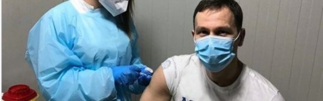 PONOSAN SAM NA NAŠU ZEMLJU koja je pokazala ozbiljnost i snagu! SINIŠA MALI PRIMIO VAKCINU, evo koju je izabrao