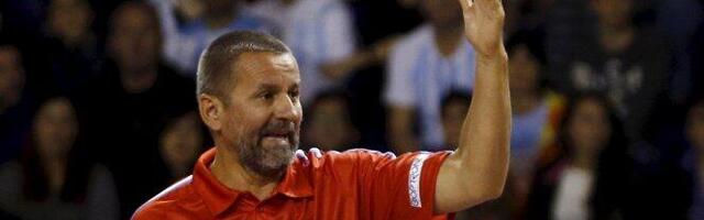 "MNOGO SMO GLUPI, OD JUNAKA PRAVIMO ŽRTVU"! Bivši selektor sve šokirao izjavama!