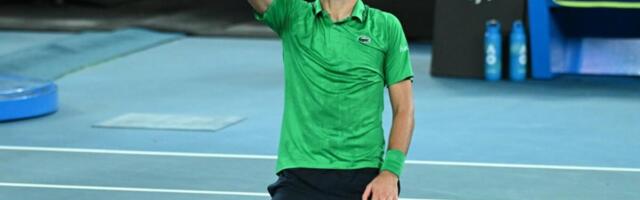 Đoković zapušio usta hejterima: Napisao moćnu poruku na ćirilici!