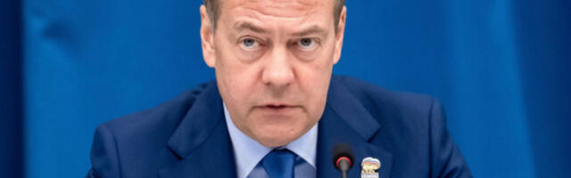 Медведев: Непријатељи желе да збришу Русију са карте