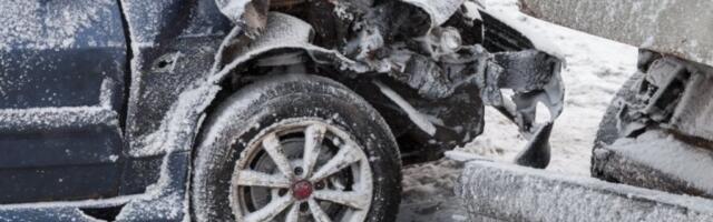 NE IGRAJTE SE ŽIVOTOM: Zimske gume nisu luksuz, već OBAVEZA! KAZNE SU PAPRENE!