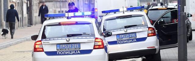 Bačena bomba na kuću kod Surčina