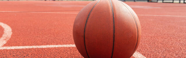 LJUDI, OVO NIJE MOGUĆE! Miloika dao 106 poena na jednom meču, ubacio 33 trojke! (VIDEO)