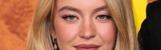 Struk NESTAO, grudi ostale: Skandalozna plavuša izdominirala crvenim tepihom, ali komentari NE PRAŠTAJU