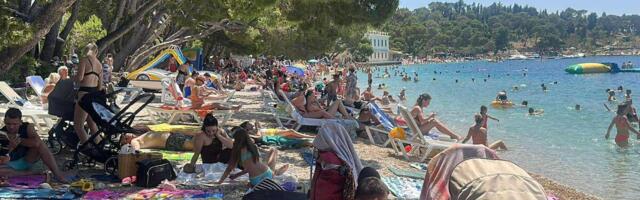 "220 evra, ali mora 7 dana i uz ovaj uslov": Hrvat pitao za cenu apartmana na Makarskoj rivijeri, pa se zaledio!