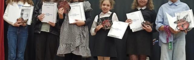 Učenice iz Vranja i Banje briljirale na okružnom takmičenju recitatora