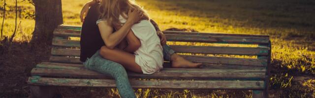 Iskustva iz detinjstva i odnosi u odraslom dobu: Kako nas prošlost oblikuje?