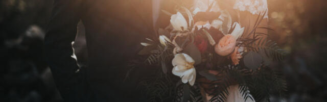 MLADOŽENJA UMRO NASRED SVADBE! Užas nad užasima: Plesao prvi ples, a onda se samo srušio! (VIDEO)