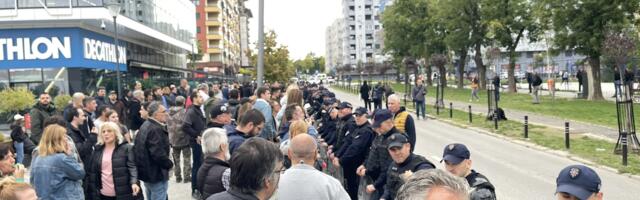 (BLOG) U Kragujevcu na istom mestu, u različito vreme, zborovi i naprednjaci, skup i u Kraljevu (VIDEO)