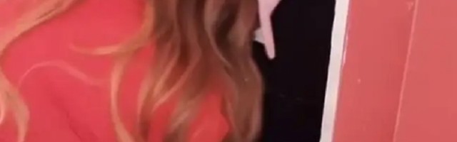 Žena pronalazi tajna vrata nakon što je imala noćnu moru da se nalaze na tom mestu i da je puno leševa iza njih