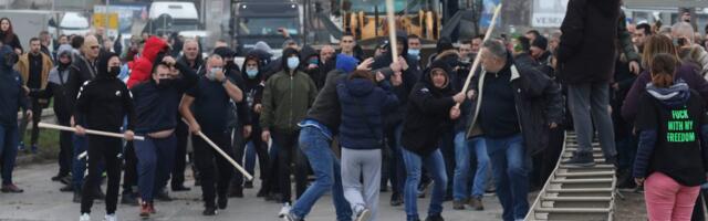 Stranke: Čovek koji je zaustavio bager saslušan, SNS od dželata pravi žrtvu