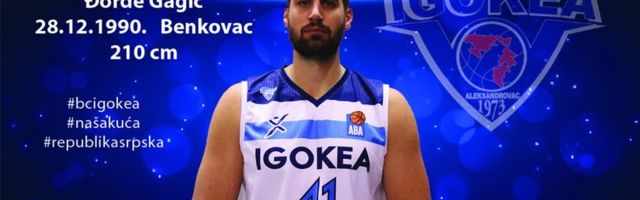 Gagić menja Apića