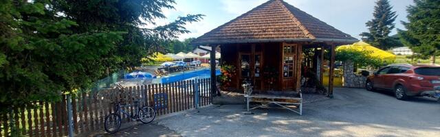 Počela kupališna sezona u restoranu „Plaža” u Leušićima