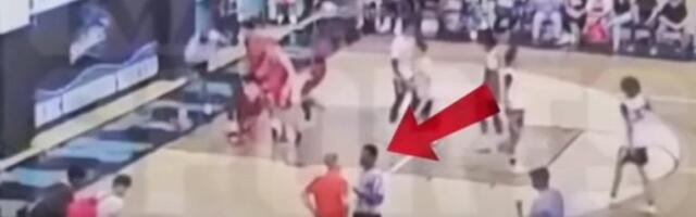 UBIO JE BOGA U NJEMU: Košarkaški sudija isprebijao trenera tokom utakmice - igrači u neverici gledali šta se dešava! (VIDEO)