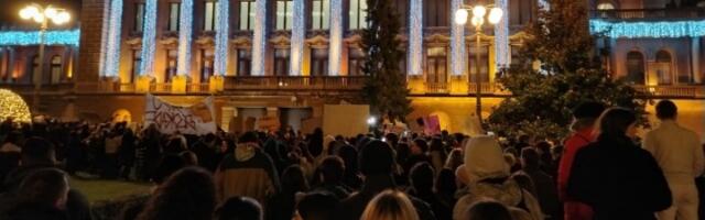 "Studenti u blokadu, radnici u štrajk": Protest ispred Predsedništva (FOTO, VIDEO)