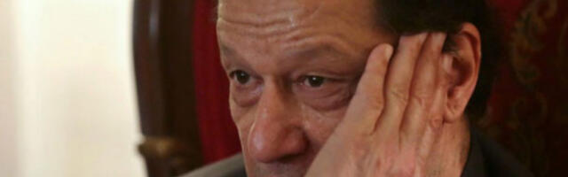 Синови Имрана Кана тврде да њихов отац има проблема с видом