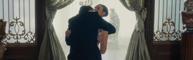 Bekamova snajka izašla golih grudi pred Eštona Kučera: Nakon drame sa svekrvom šokirala ovim scenama