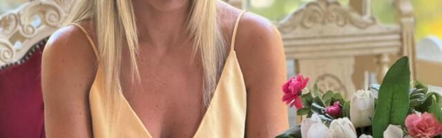 "SOCIJALNA SLUŽBA ME JE ODVELA, NEKO JE BIO PRIJAVIO" Ispovest poznate pevačice o rođenoj majci kida dušu: Krišom su mi donosili hranu...