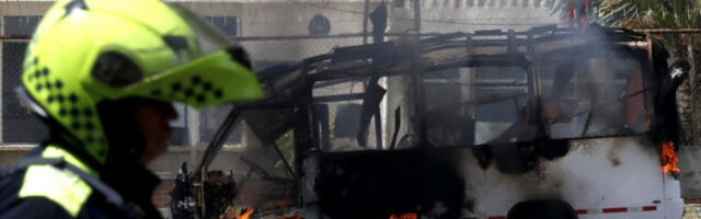 Напад на ауто-путу у Колумбији, 12 мртвих