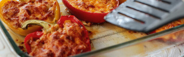 Punjena paprika sa jajima i mocarelom: Lagani ručak, bez mesa (RECEPT)