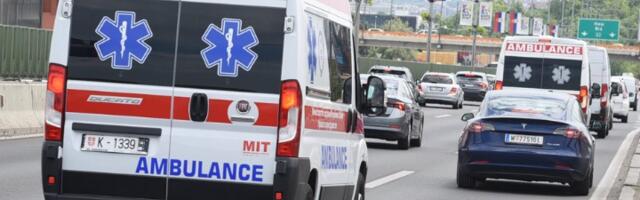 Udes kod Šapca: Jedan automobil smrskan, drugi sleteo s puta (FOTO)