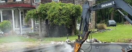 Kupili smo kuću iz 1830. godine sa ogromnim imanjem, a kad smo kročili u dvorište, usledio je horor (FOTO)