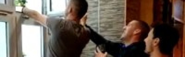 (VIDEO) OVAJ GRAD U SRBIJI JE JEDAN OD RETKIH KOJI IMA SVOJ CVETOMAT! Ubaciš pare i dobiješ buket, a mladi tvrde da može da HLADI I PIVO!