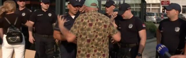 Otvaranje memorijalnog centra Palma u Jagodini - demonstranti čekali Vučića