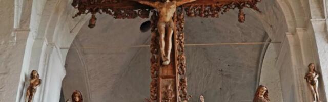 Нападач ножем претио парохијанима у цркви у Немачкој