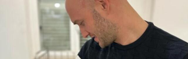 "Rođena 1.1. tačno u 00:00!" Poznati pevač sa svima podelio VELIKU RADOST na samom početku godine (FOTO)