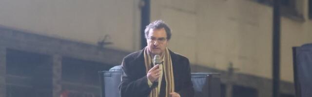 Šta to radiš, Bakiću? Ostrašćeni blokader uhvaćen na delu - kamerama Informera nije mogao da pobegne