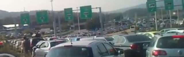 "Imamo dozvolu da budemo na granici devet sati, a ulazimo u 8. sat": Srbi u strahu da ih ne vrate sa Evzonija!