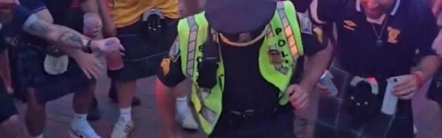 Policajac napravio šou pred škotskim navijačima! /VIDEO/