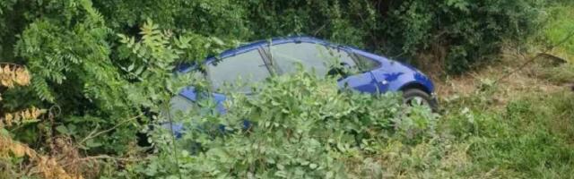 Jeziva scena na putu Mionica-Divci: Vozilo sletelo sa puta, ovo su prve fotografije SA LICA MESTA