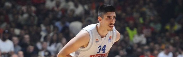 Danilo Nikolić se srušio na treningu, hitno prebačen u bolnicu