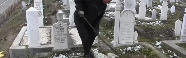Deponija smeća na Velikom groblju u Novom Pazaru (Video)