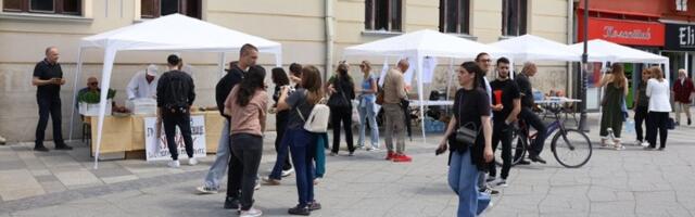 Evo koliko je ljudi bilo na protestu "Zadnji voz za Čačak“