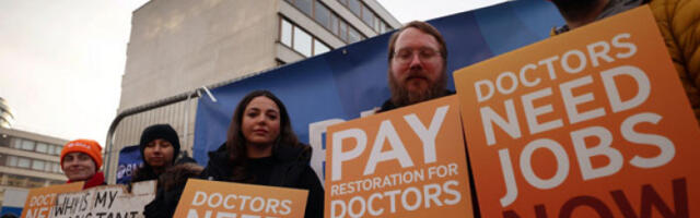 Лекари у Енглеској започели петодневни штрајк због плата