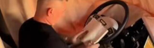 ŠOFERSKA KABINA BOLJA OD HOTELA SA 5 ZVEZDICA! Prelazi hiljade kilometara, a iz kamiona NE MORA DA IZLAZI (VIDEO)