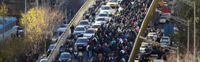 Шесторо погинуло у протесима због економске кризе широм Ирана