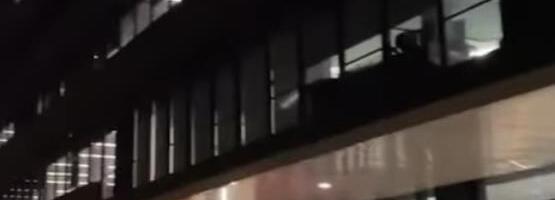 POŽAR U POSLOVNOJ ZGRADI NA NOVOM BEOGRADU Hitno evakuisani svi zaposleni, vatrogasci na terenu (VIDEO)