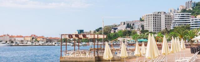 RUS I BELORUSKINJA PROTERANI IZ CRNE GORE: Vodili ljubav  naočigled prolaznika i dece u centru Budve, a onda je usledilo nešto izuzetno GNUSNO!