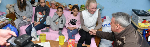 Stan i stalno zaposlenje za samohranu majku koja je sa četvoro dece živela u suterenu od 20 kvadrata
