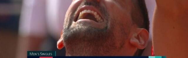 Olimpijski šampion u suzama: Novak nije mogao da se smiri nakon pobede (FOTO i VIDEO)