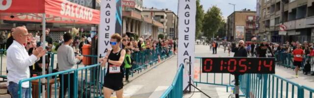 Adam Lomb pobednik 13. Kragujevačkog polumaratona, od dama prva do cilja stigla Szabo Tunde - Oboje iz Mađarske (FOTO)